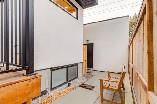 5016 17 Street Sw, Calgary, AB -  Photo Showing Other Room