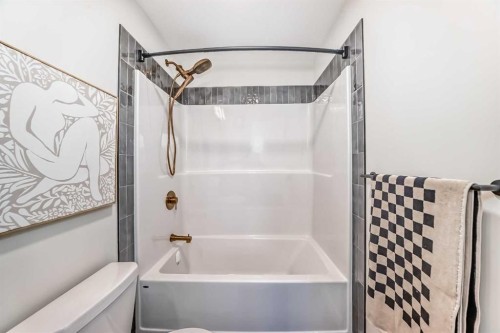 409 Clydesdale Avenue, Cochrane, AB - Indoor Photo Showing Bathroom