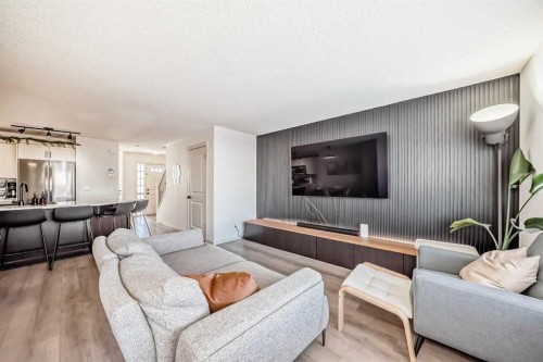 14 Autumn Crescent Se, Calgary, AB - Indoor Photo Showing Living Room