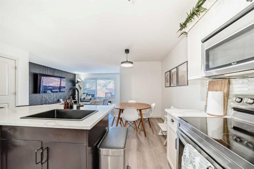 14 Autumn Crescent Se, Calgary, AB - Indoor Photo Showing Kitchen