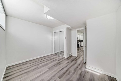 20 Creekstone Drive Sw, Calgary, AB - Indoor Photo Showing Other Room