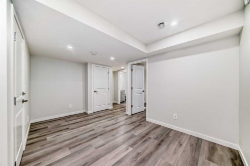 20 Creekstone Drive Sw, Calgary, AB - Indoor Photo Showing Other Room