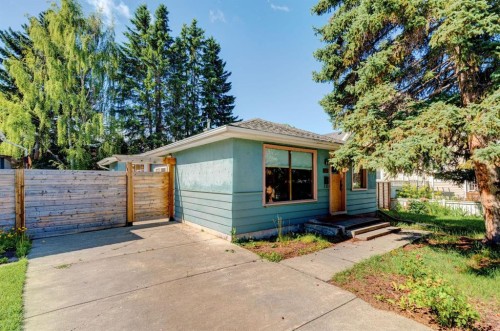 6115 Bow Crescent Nw, Calgary, AB - Outdoor