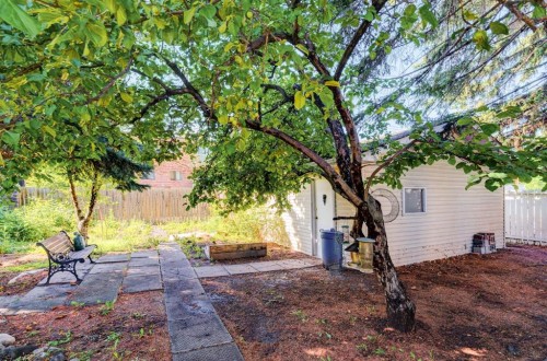 6115 Bow Crescent Nw, Calgary, AB - Outdoor