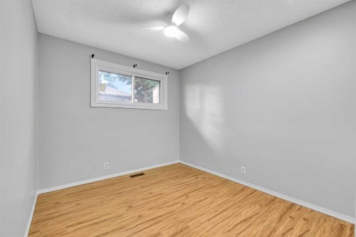 319-5404 10 Avenue Se, Calgary, AB - Indoor Photo Showing Other Room