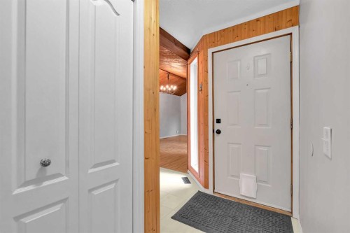 319-5404 10 Avenue Se, Calgary, AB - Indoor Photo Showing Other Room