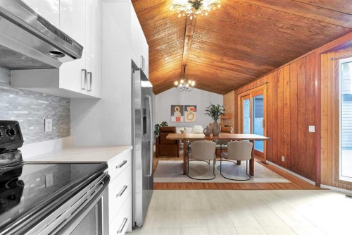 319-5404 10 Avenue Se, Calgary, AB - Indoor Photo Showing Kitchen