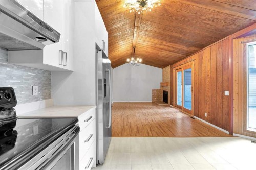 319-5404 10 Avenue Se, Calgary, AB - Indoor Photo Showing Kitchen