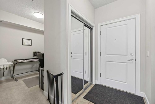 419-88 Arbour Lake Road Nw, Calgary, AB - Indoor Photo Showing Other Room