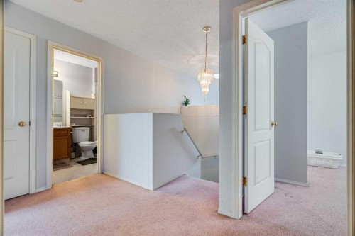 215 Appleglen Park Se, Calgary, AB - Indoor