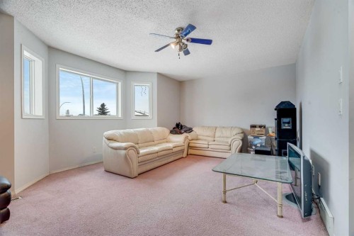 215 Appleglen Park Se, Calgary, AB - Indoor Photo Showing Other Room