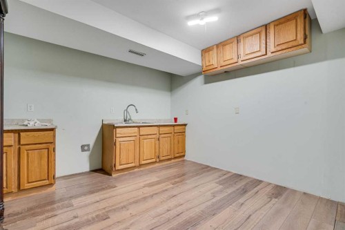 215 Appleglen Park Se, Calgary, AB - Indoor Photo Showing Other Room