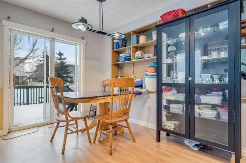 215 Appleglen Park Se, Calgary, AB - Indoor Photo Showing Dining Room