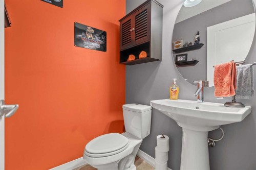 715 Copperpond Circle Se, Calgary, AB - Indoor Photo Showing Bathroom