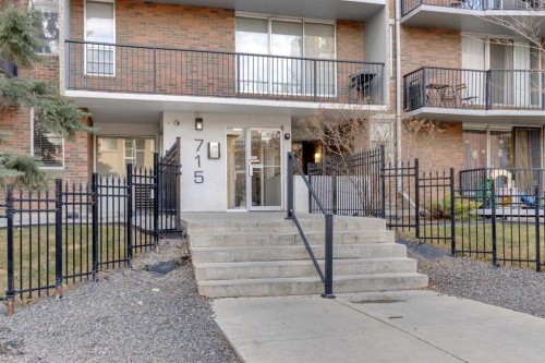 205-715 15 Avenue Sw, Calgary, AB - Outdoor With Balcony