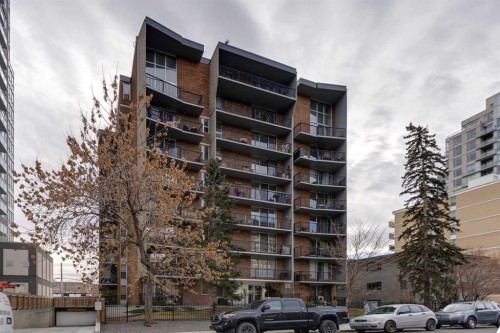 205-715 15 Avenue Sw, Calgary, AB - Outdoor With Balcony With Facade