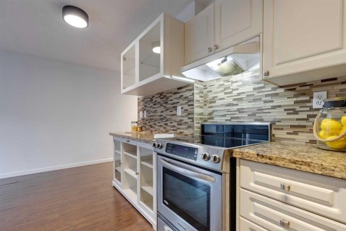 205-715 15 Avenue Sw, Calgary, AB - Indoor Photo Showing Kitchen