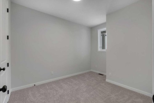 108 Creekview Manor Sw, Calgary, AB - Indoor Photo Showing Other Room