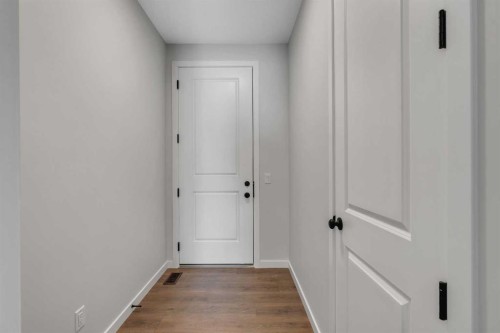 108 Creekview Manor Sw, Calgary, AB - Indoor Photo Showing Other Room