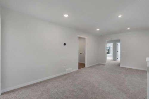 108 Creekview Manor Sw, Calgary, AB - Indoor Photo Showing Other Room