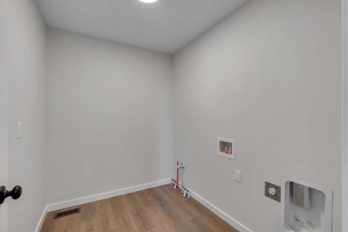 108 Creekview Manor Sw, Calgary, AB - Indoor Photo Showing Other Room