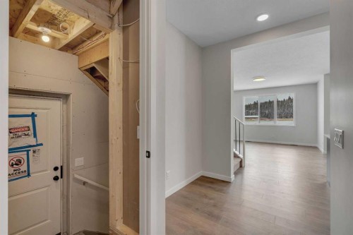 108 Creekview Manor Sw, Calgary, AB - Indoor Photo Showing Other Room