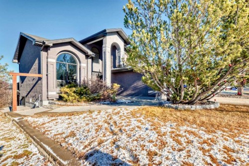 1396 Shawnee Road Sw, Calgary, AB - Outdoor