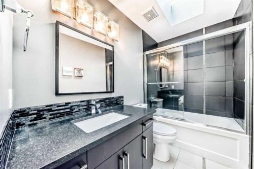 1396 Shawnee Road Sw, Calgary, AB - Indoor Photo Showing Bathroom