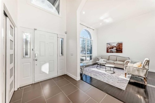 1396 Shawnee Road Sw, Calgary, AB - Indoor Photo Showing Other Room