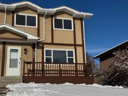 404 Pinehill Road NE Calgary, AB T1Y 2M6