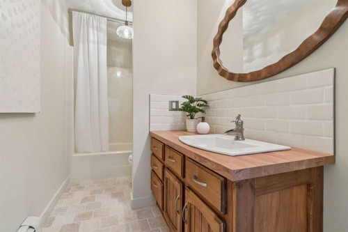 3 Redwood Meadows Close, Rural Rocky View County, AB - Indoor Photo Showing Bathroom