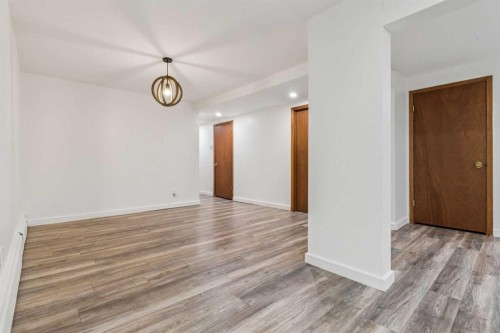 3 Redwood Meadows Close, Rural Rocky View County, AB - Indoor Photo Showing Other Room