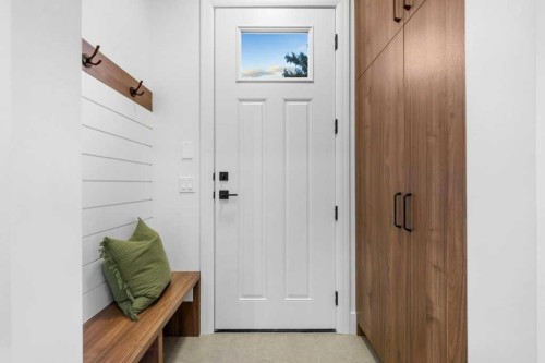 321 18 Avenue Nw, Calgary, AB - Indoor Photo Showing Other Room