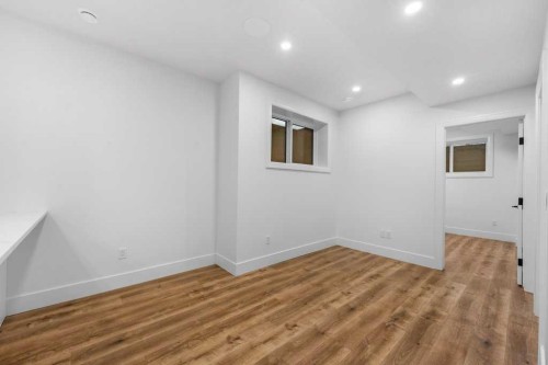 321 18 Avenue Nw, Calgary, AB - Indoor Photo Showing Other Room