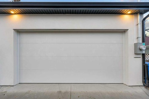 321 18 Avenue Nw, Calgary, AB - Outdoor With Exterior