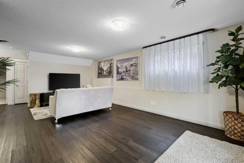 20 Walden View Se, Calgary, AB - Indoor