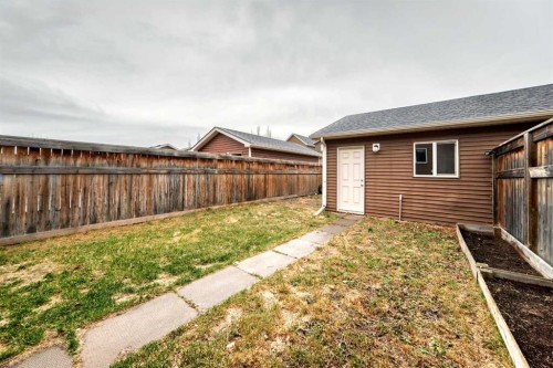 16 Fireside Way, Cochrane, AB - Outdoor