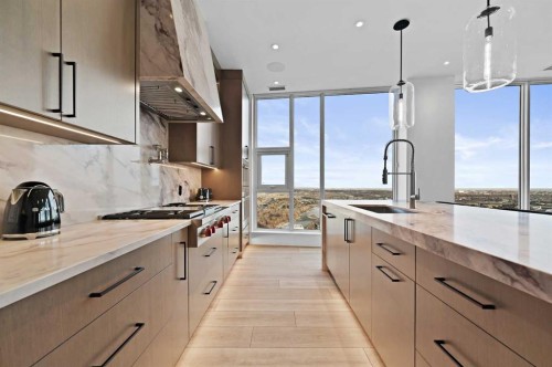4104-530 3Rd Street Se, Calgary, AB - Indoor Photo Showing Kitchen With Upgraded Kitchen