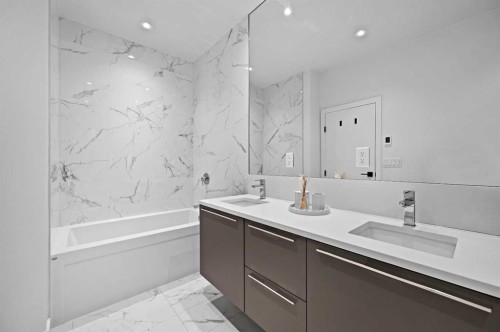 4104-530 3Rd Street Se, Calgary, AB - Indoor Photo Showing Bathroom