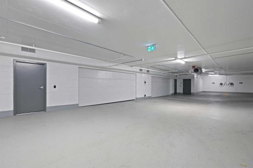4104-530 3Rd Street Se, Calgary, AB - Indoor Photo Showing Garage