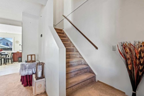 115 Castlegreen Close Ne, Calgary, AB - Indoor Photo Showing Other Room