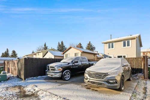 115 Castlegreen Close Ne, Calgary, AB - Outdoor