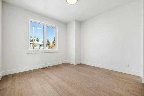 3519 42 Street Sw, Calgary, AB - Indoor Photo Showing Other Room