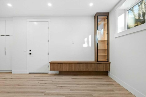 3519 42 Street Sw, Calgary, AB - Indoor Photo Showing Other Room