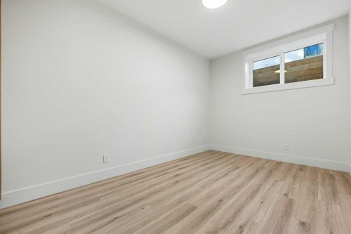 3519 42 Street Sw, Calgary, AB - Indoor Photo Showing Other Room