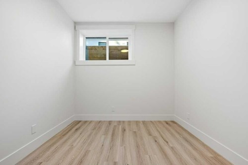 3519 42 Street Sw, Calgary, AB - Indoor Photo Showing Other Room