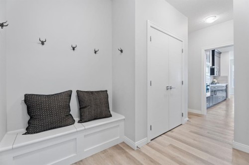 39 Cranbrook Green Se, Calgary, AB - Indoor Photo Showing Other Room