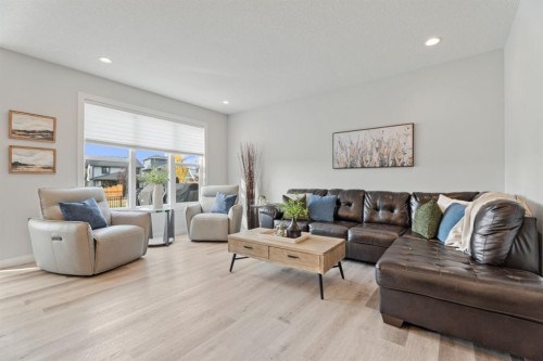 39 Cranbrook Green Se, Calgary, AB - Indoor Photo Showing Living Room