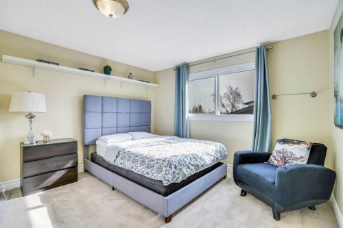 20 Bermuda Road Nw, Calgary, AB - Indoor Photo Showing Bedroom