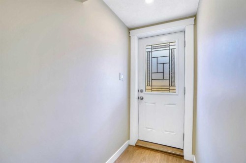 20 Bermuda Road Nw, Calgary, AB - Indoor Photo Showing Other Room